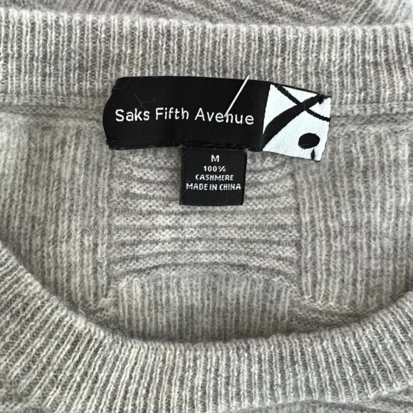 Saks Fifth Avenue textured gray cashmere sweater size M - Picture 3 of 3